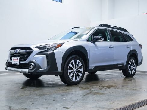 Used 2024 Subaru Outback Limited AWD/4WD image 3