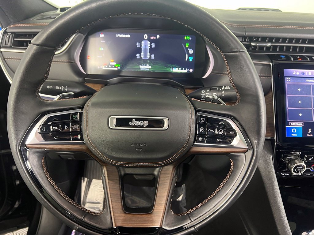 Used 2023 Jeep Grand Cherokee Summit w/ Luxury Tech Group V AWD/4WD image 25