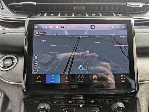 Used 2024 Jeep Grand Cherokee L Limited w/ Luxury Tech Group II image 13