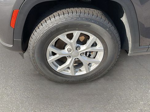 Used 2023 Jeep Grand Cherokee L Limited image 43