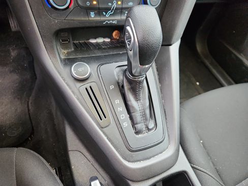 Used 2017 Ford Focus SEL image 16