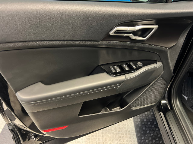 Used 2025 Kia Sportage EX w/ Premium Package FWD image 8