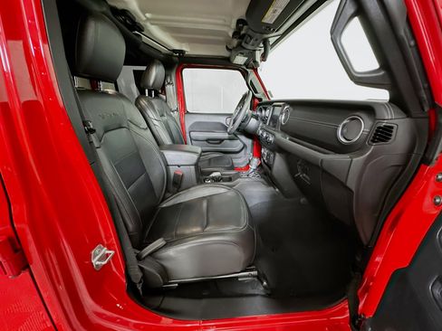 Used 2023 Jeep Wrangler Sahara image 29