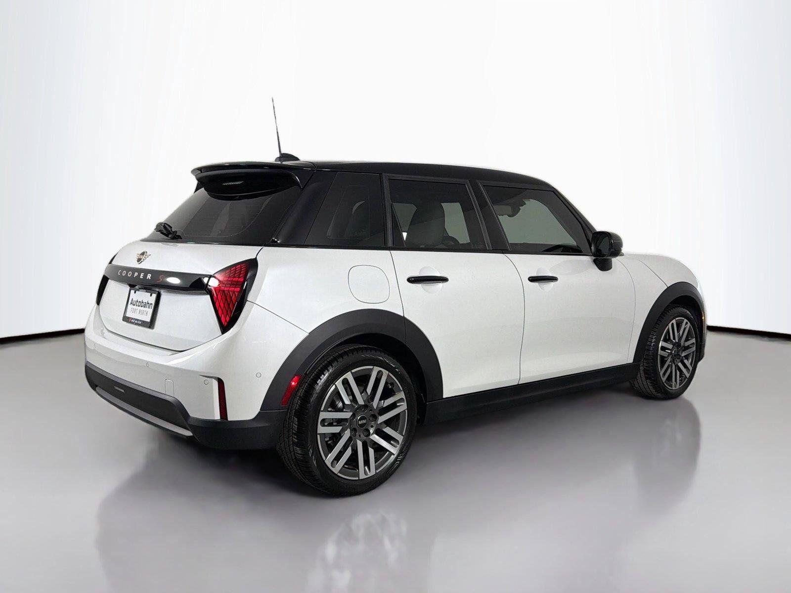 Used 2025 MINI Cooper S FWD image 5