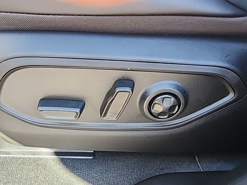 New 2025 Jeep Grand Cherokee Altitude image 30