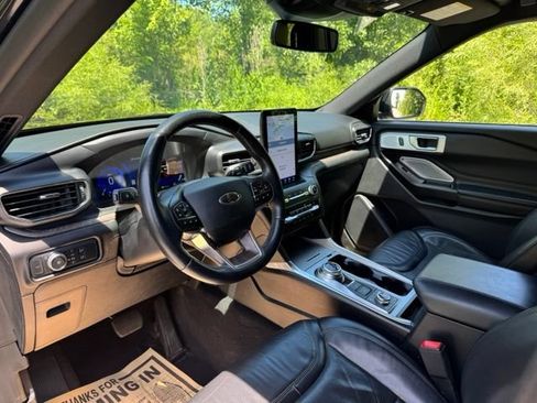 Used 2020 Ford Explorer Platinum w/ Premium Technology Package AWD/4WD image 9