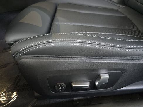 Used 2023 BMW 230i Coupe w/ Premium Package RWD image 28
