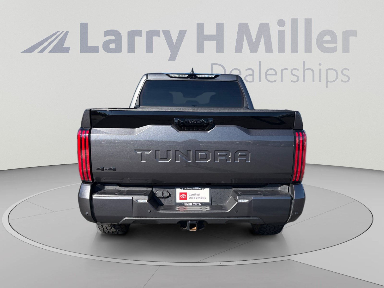 Used 2024 Toyota Tundra Platinum AWD/4WD image 4
