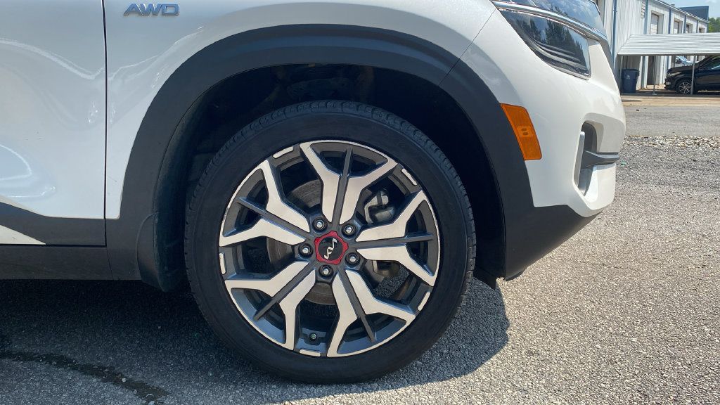 Used 2022 Kia Seltos SX w/ Sunroof Package AWD/4WD image 10