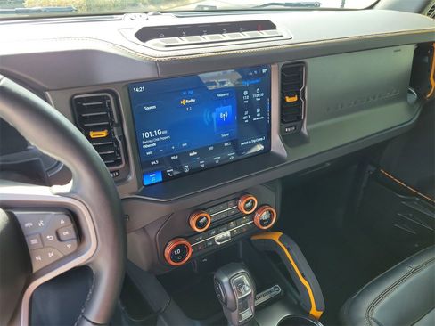 Used 2024 Ford Bronco Badlands image 22