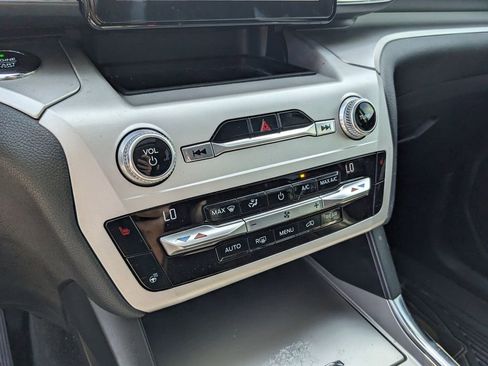 Used 2021 Ford Explorer XLT w/ Equipment Group 202A image 22