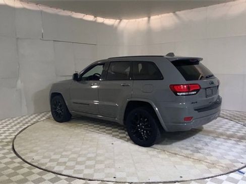 Used 2022 Jeep Grand Cherokee Laredo X image 6