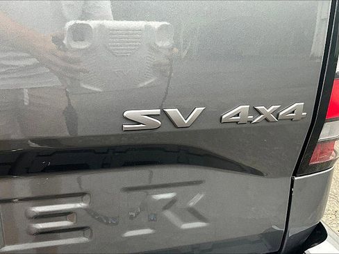 Used 2023 Nissan Frontier SV image 8
