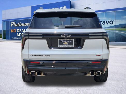 Certified 2024 Chevrolet Traverse RS w/ LPO, Floor Liner Package AWD/4WD image 8