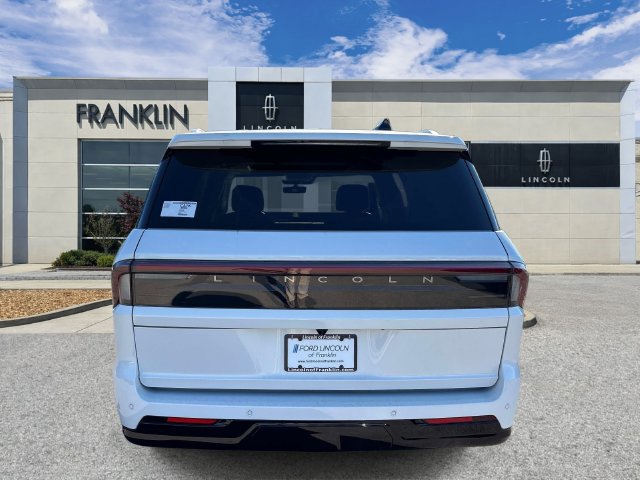 New 2027 Lincoln Navigator Reserve AWD/4WD image 6