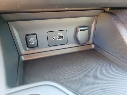 Certified 2025 Nissan Sentra S image 29