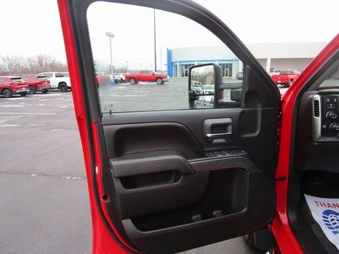 Used 2017 Chevrolet Silverado 2500 LT w/ LT Convenience Package image 17