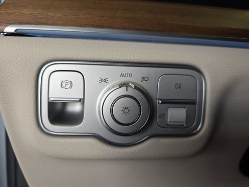 Certified 2025 Mercedes-Benz GLE 350 4MATIC image 31