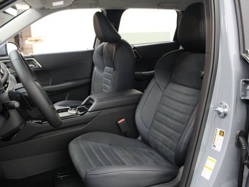 New 2026 Mitsubishi Outlander SE image 7