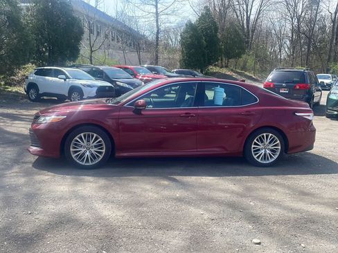Used 2020 Toyota Camry XLE image 5