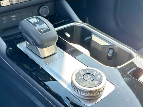 New 2025 Mitsubishi Outlander SE AWD/4WD image 17