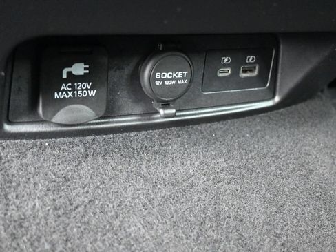 Used 2023 Nissan Armada SL w/ Captain's Chairs Package RWD image 20
