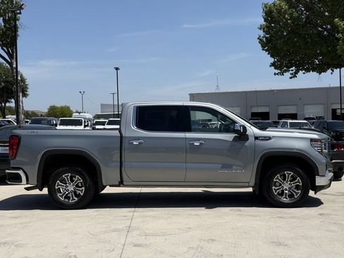 Used 2025 GMC Sierra 1500 SLT AWD/4WD image 3