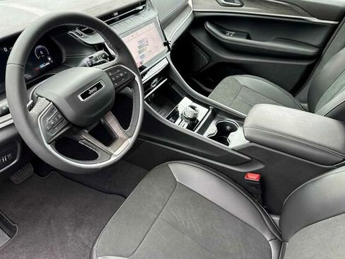 New 2026 Jeep Grand Cherokee Altitude AWD/4WD image 7