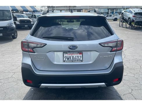 Certified 2025 Subaru Outback Limited AWD/4WD image 4