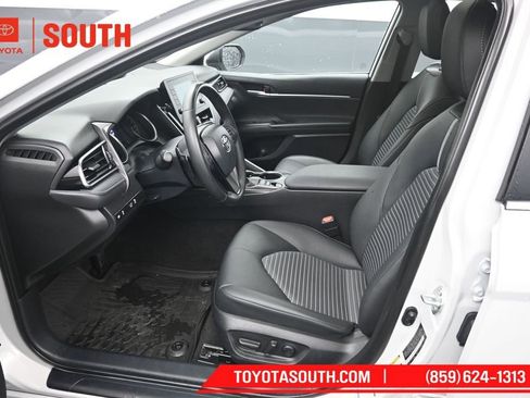 Used 2023 Toyota Camry SE w/ Convenience Package AWD/4WD image 9