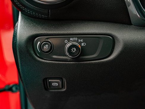 Used 2020 Chevrolet Blazer LT image 18