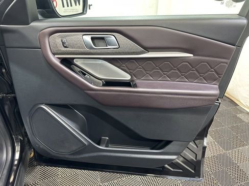 Used 2025 Ford Explorer Platinum w/ LUX Leather Package image 11