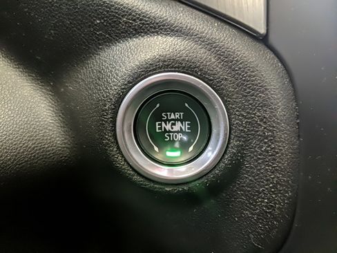 Used 2023 GMC Sierra 3500 Denali w/ Denali Ultimate Package image 31