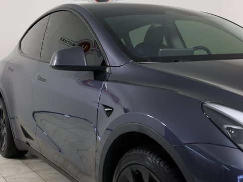 Used 2023 Tesla Model Y Long Range image 37