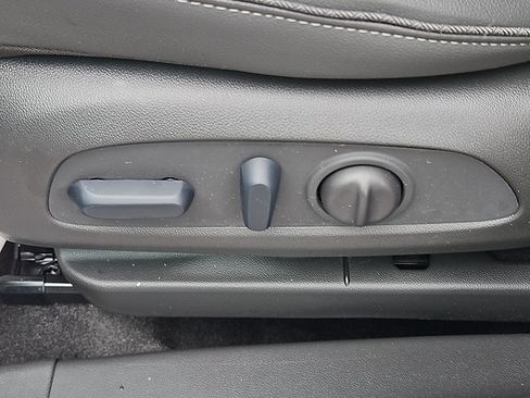 Used 2023 Buick Encore GX Select w/ Sport Touring Package FWD image 26