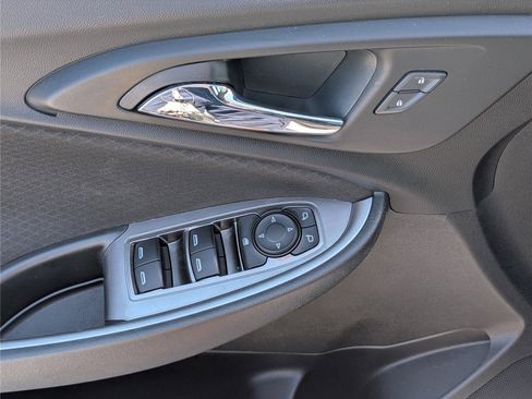 Used 2020 Chevrolet Malibu LS FWD image 17
