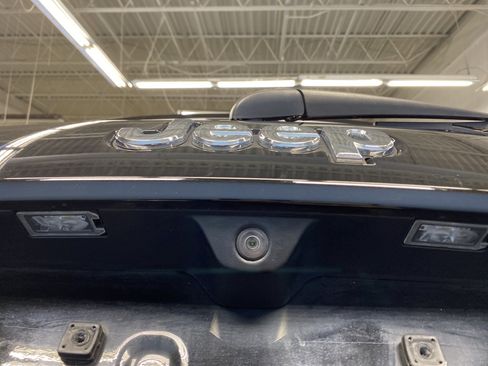 Used 2019 Jeep Grand Cherokee Limited w/ Luxury Group II image 33