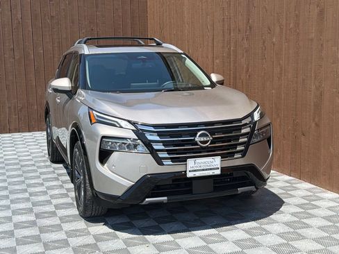 Used 2026 Nissan Rogue Platinum w/ Platinum Premium Package AWD/4WD image 13