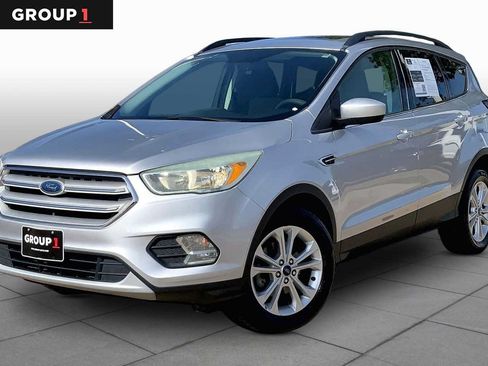 Used 2018 Ford Escape SE FWD image 1