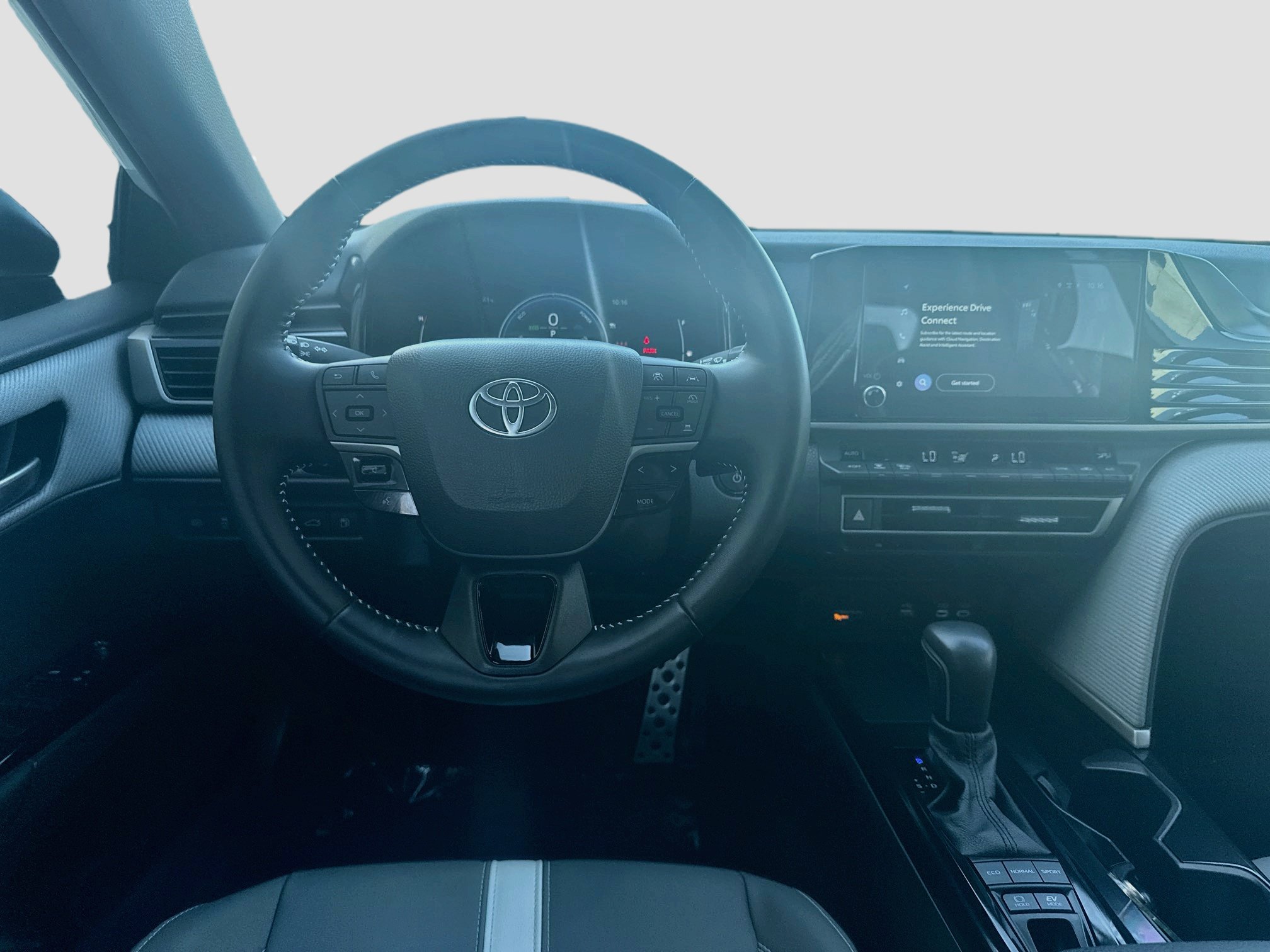 Used 2025 Toyota Camry SE w/ Convenience Package FWD image 20