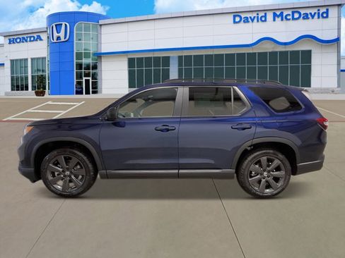 New 2025 Honda Pilot Sport image 2