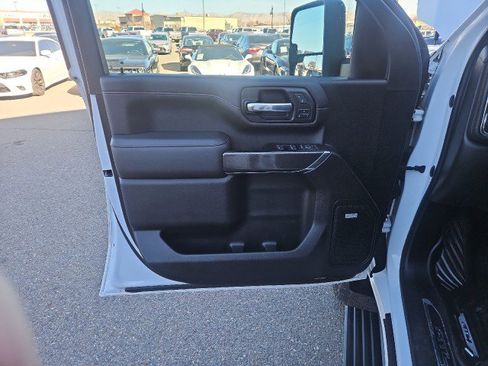 Used 2022 GMC Sierra 2500 AT4 image 9