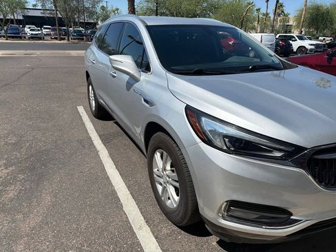 Used 2018 Buick Enclave Essence w/ Trailering Package FWD image 5