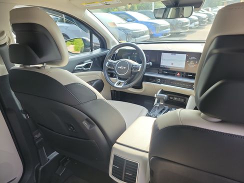 Certified 2024 Kia Sportage EX FWD image 13