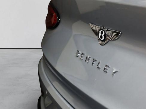 Used 2022 Bentley Bentayga image 20