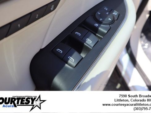 Used 2021 Buick Envision Essence w/ Technology Package I AWD/4WD image 22