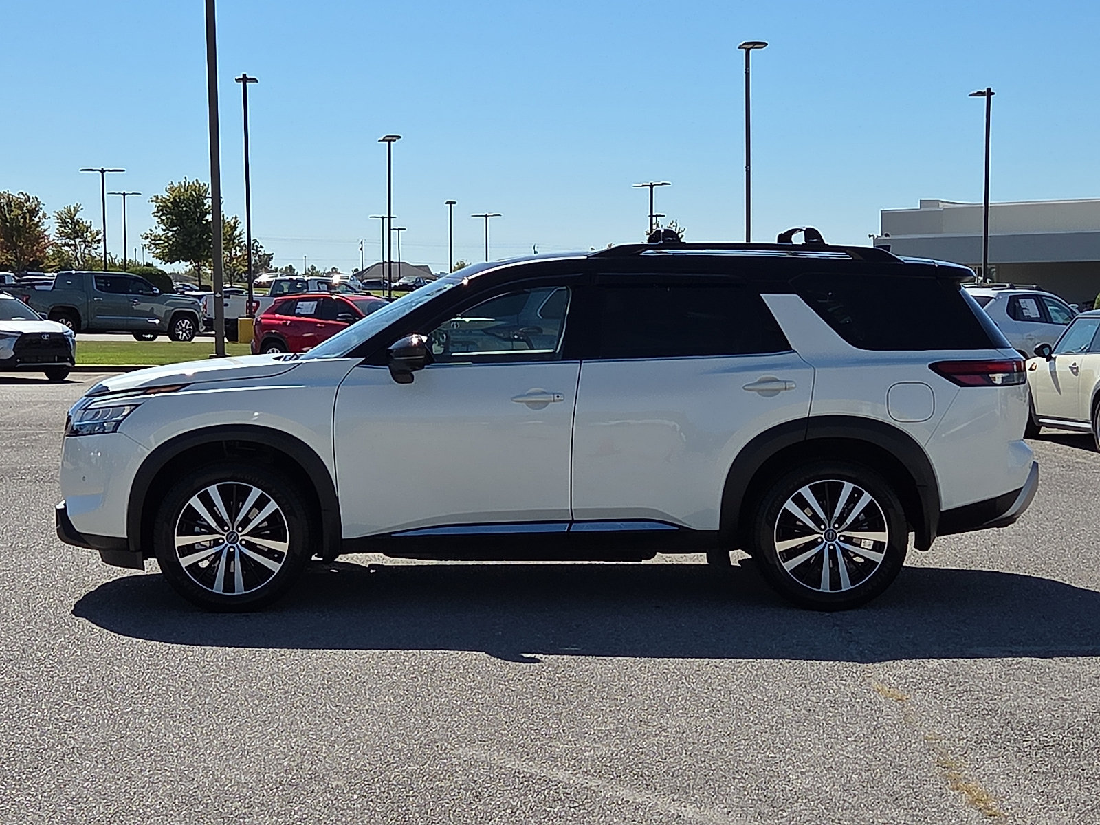 Used 2024 Nissan Pathfinder Platinum w/ Cargo Package FWD image 3