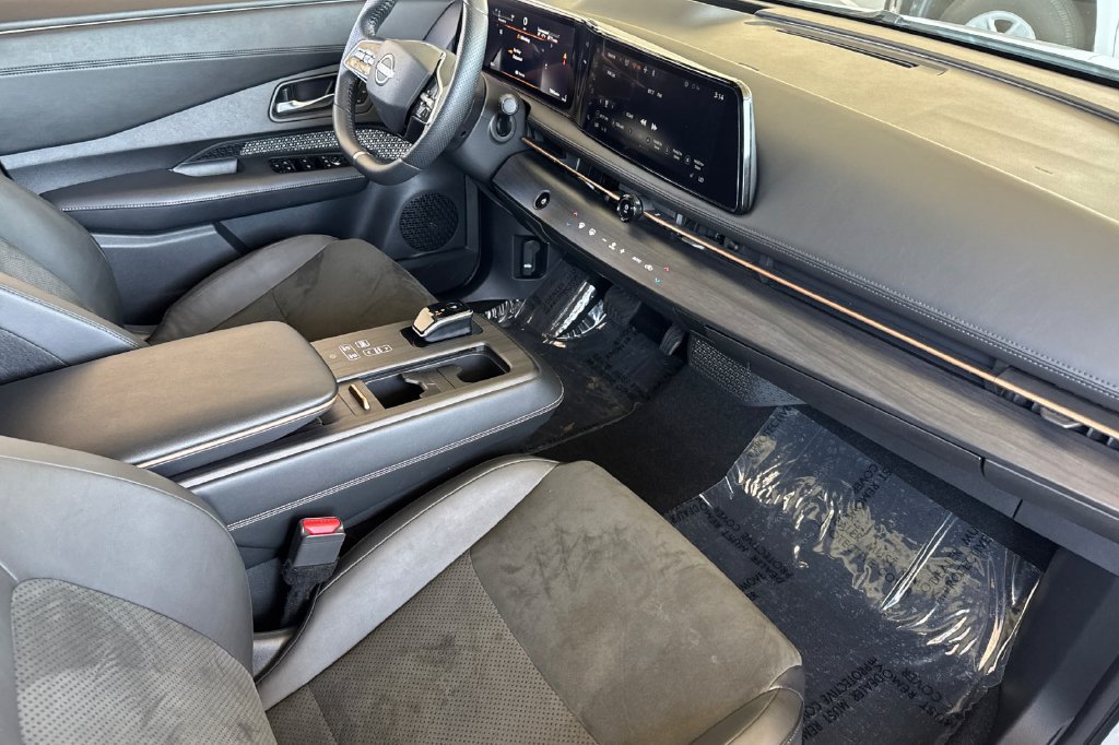 Used 2024 Nissan Ariya FWD image 14