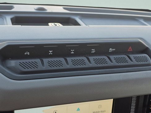 Used 2023 Ford Bronco Badlands image 11