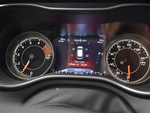 Used 2021 Jeep Cherokee Trailhawk w/ Premium Leather Package image 27